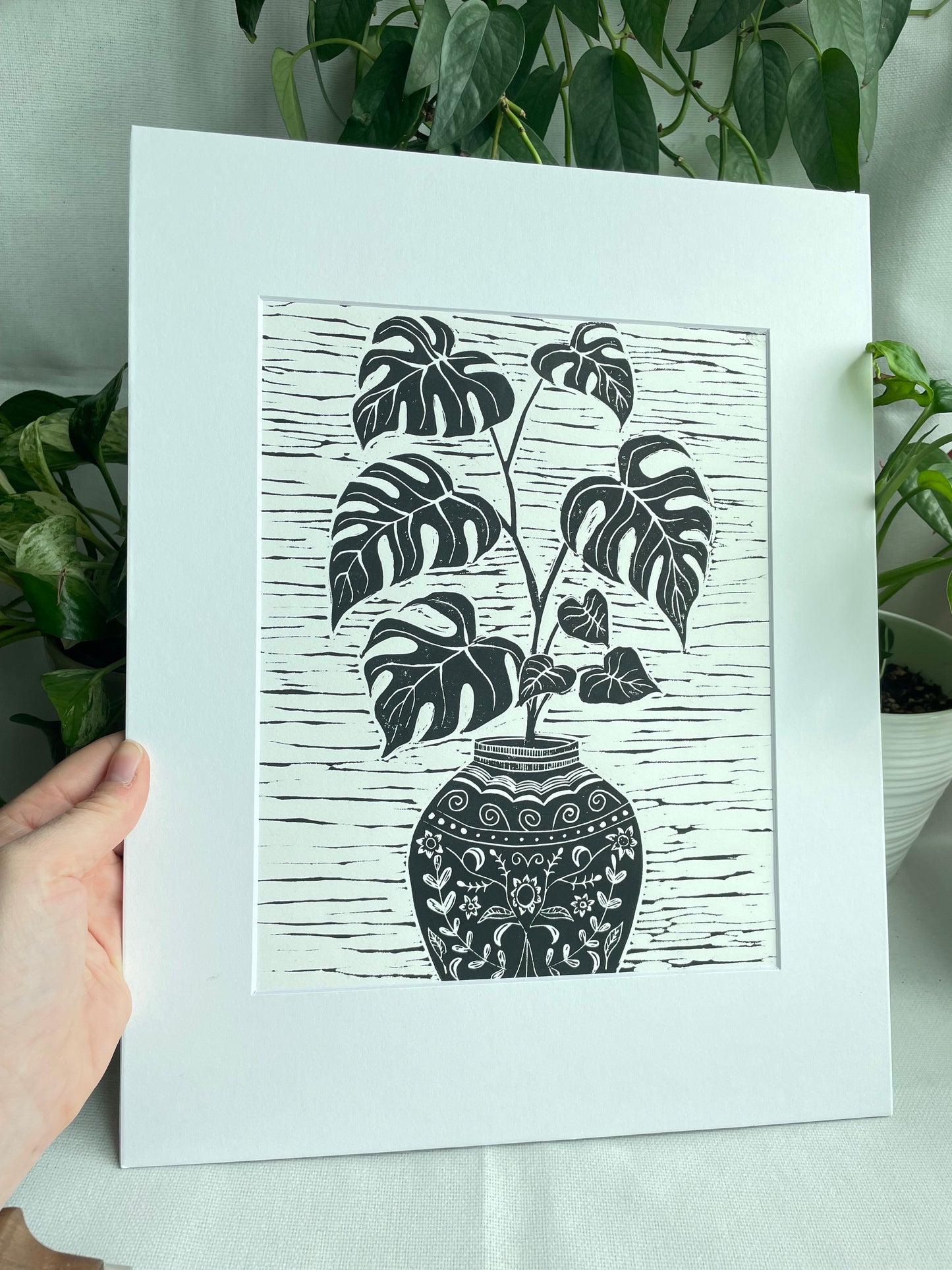 Monstera in Vase matter to 11x14”